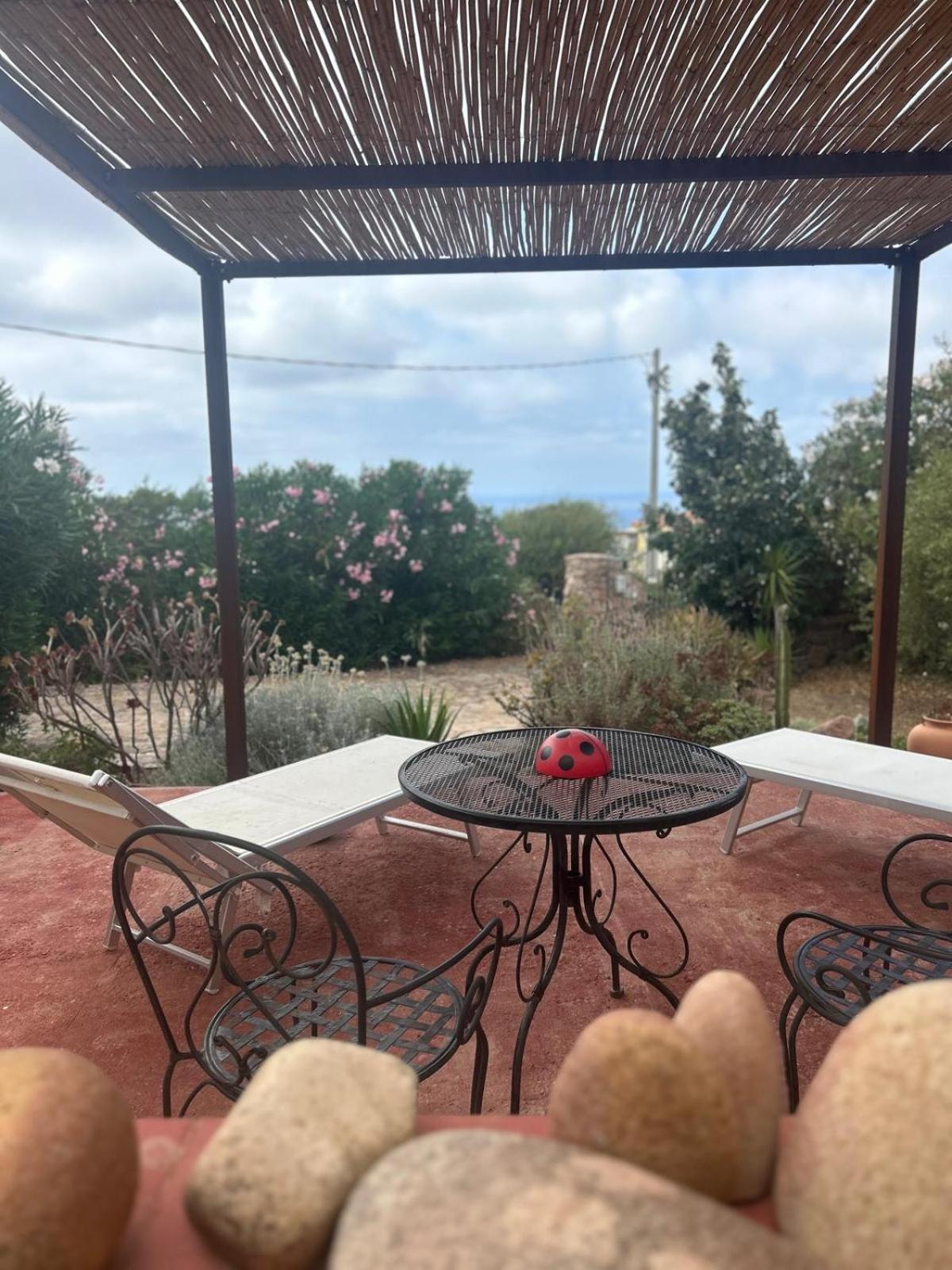 Casa Giuliana Villa Isola Rossa Buitenkant foto